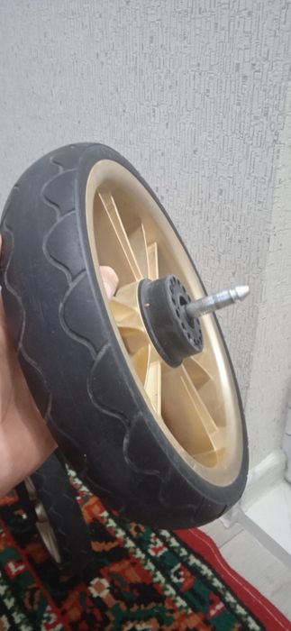 Продаю отличную коляску