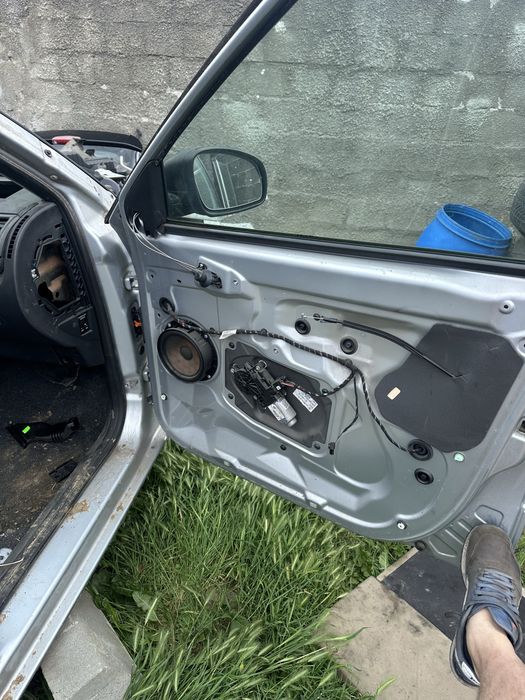 Potiera , usa partea dreapta fata spate Skoda Fabia 2