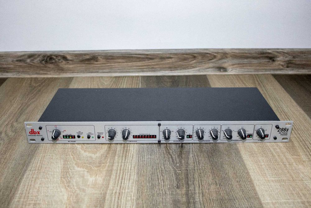 Preamplificator Microfon DBX 286s