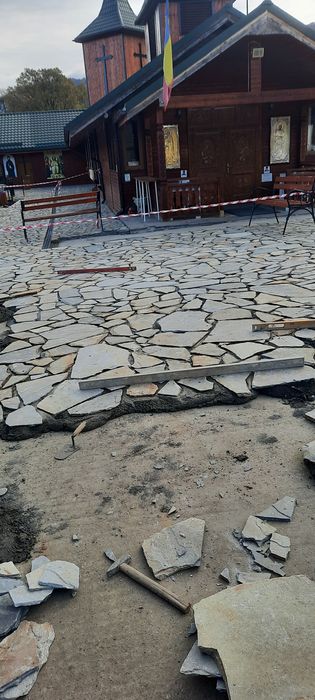 Piatră de munte montaj și transport oriunde în tara