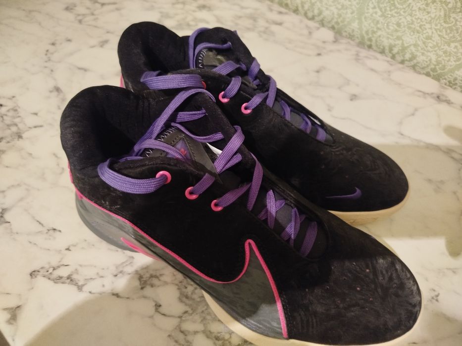 Оригинальные баскетбольные кроссовки