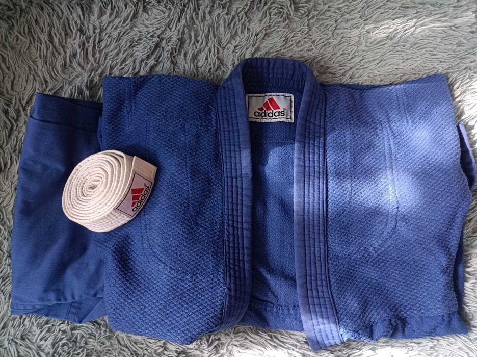 Продам форму каратэ и дзюдо