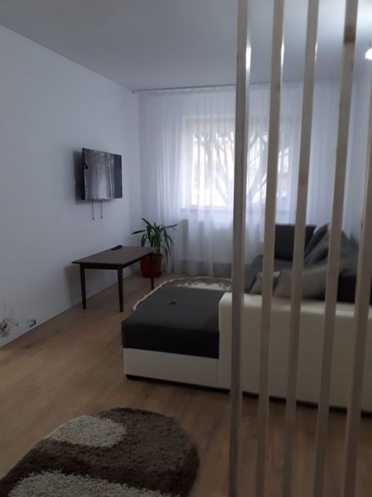 Inchiriez ap.3 camere in Bistrita,partea de sus a orasului