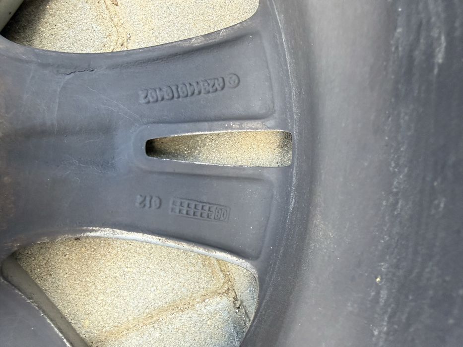 Продавам оригинални алуминиеви джанти Mercedes-Benz 17” с гуми Continental