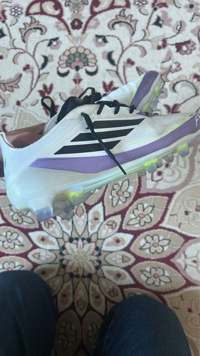 Продам кросовки для футбола