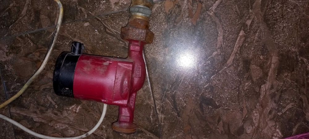 Циркулационна помпа GRUNDFOS