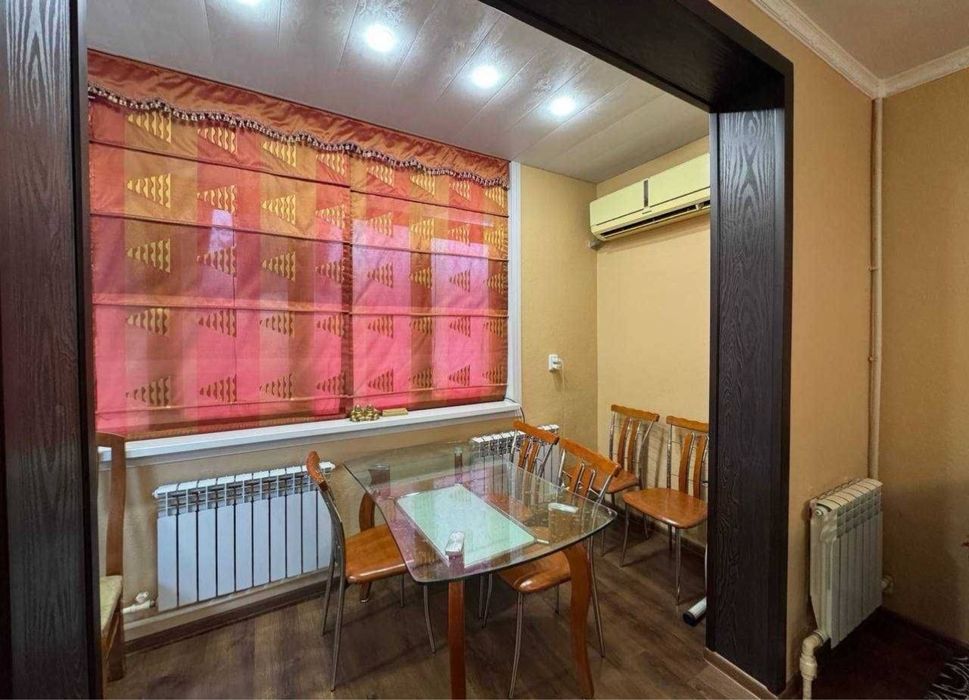 х Чиланзар 19 квартал 3/1/4 Орт.Базарчик,Балкон:1,5х6,Чистий Ремонт