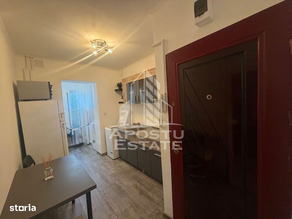 Garsoniera de vanzare, renovata , Zona Lipovei