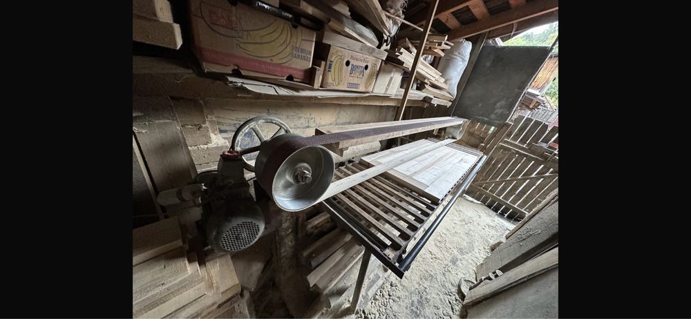 Masina de slefuit cu banda