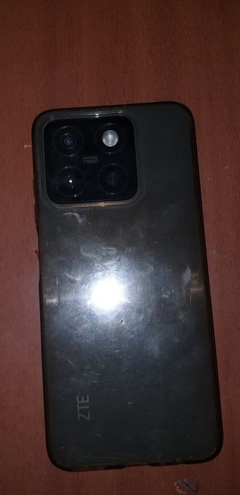 Продам смартфон ZTE 20 BLAID