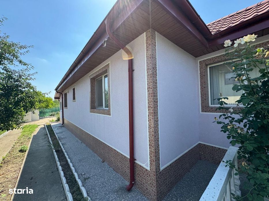 98.900 Euro casa+garaj+teren 2.405mp in  loc. V. Alecsandri