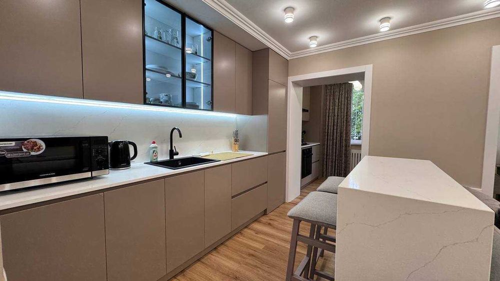 Сдается по Ул Алишер Новои  3х комнатная квартира