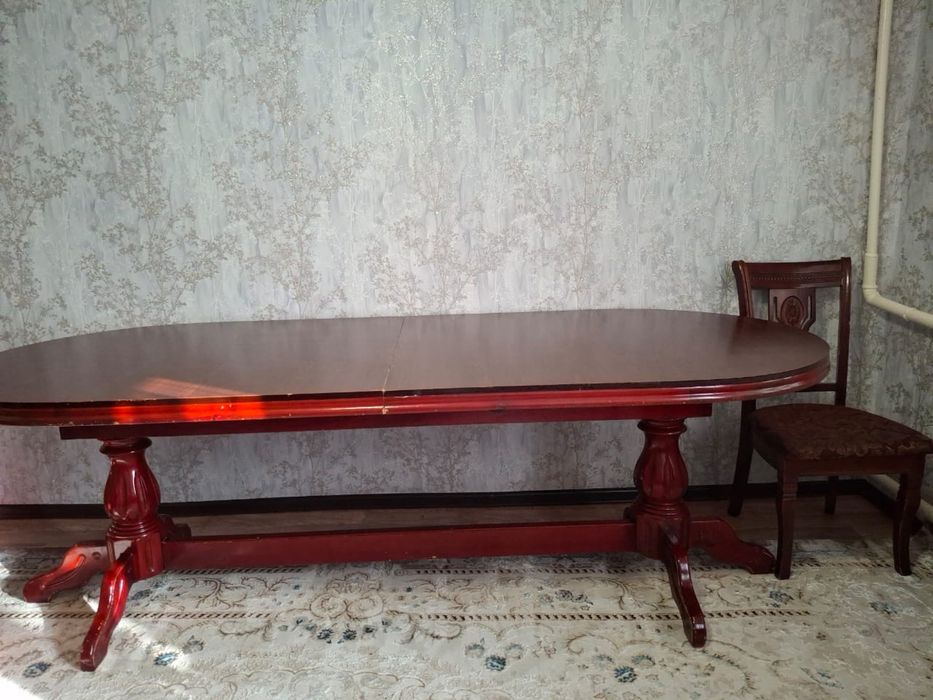 Продается овальный стол