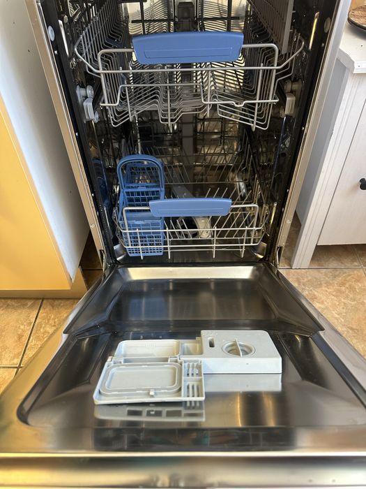 Masina de spalat vase Indesit Slim