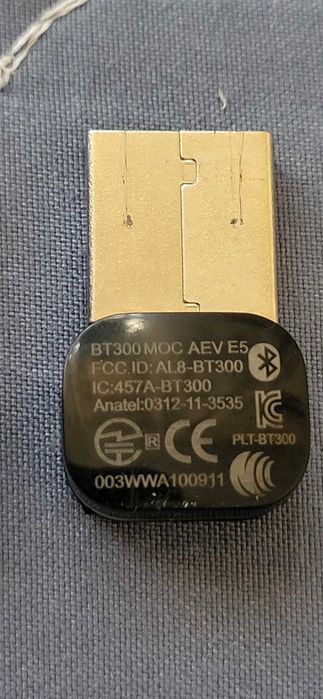 Plantronics BT300 Dongle si Plantronics D100A-M Dongle