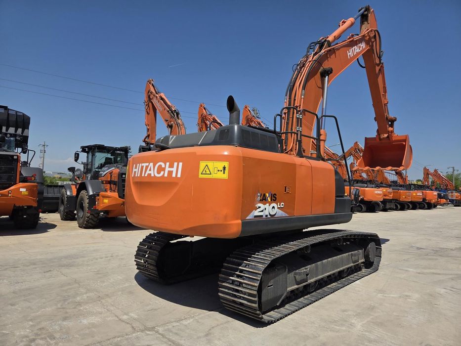 Hitachi ZX210-6, latime 2,5m, cupa NOUA 1,3mc, 22tone, Adanc sapare 7m, consum mediu 9l/h, 3 pompe Hitachi, produs in Japonia, lant 80% ok -200h deplasare, ridica 13t, inst picon, camera spate, posibilitate leasing, STARE FOARTE BUNA -PROMOTIE 79.900Eur+T