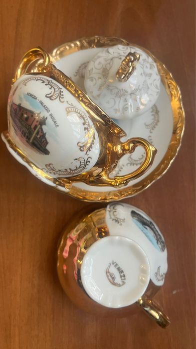 Продам чайный и кофейный сервизы