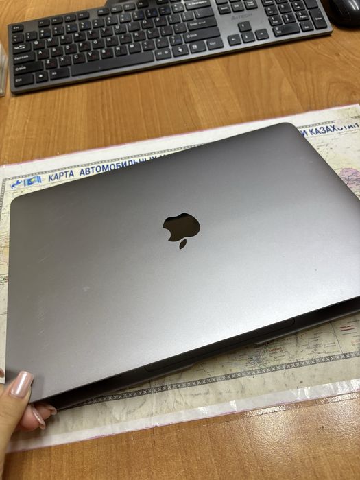 Продам Macbook Air M1