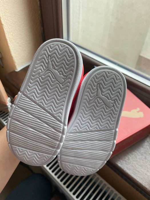 Чисто нови детски маратонки Puma