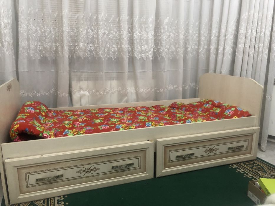 продам шкаф белый