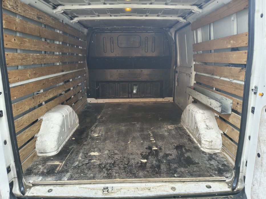Vând Ford transit 2010 motor 2.2 265000km