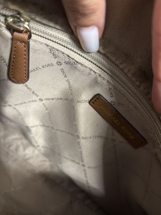 Geanta Michael Kors maro