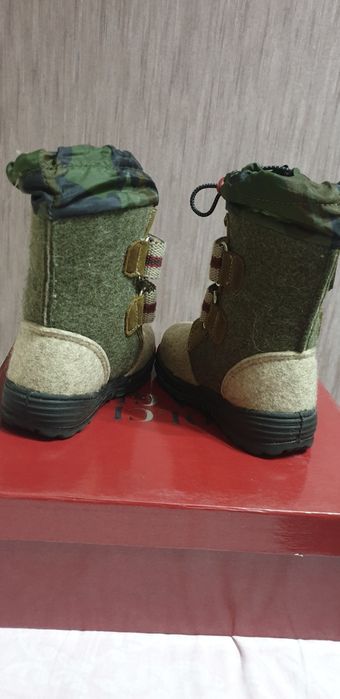 Продам сапожки детские