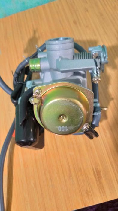 Продаётся карбуратор для скутера 150 - кубовый НОВЫЙ!