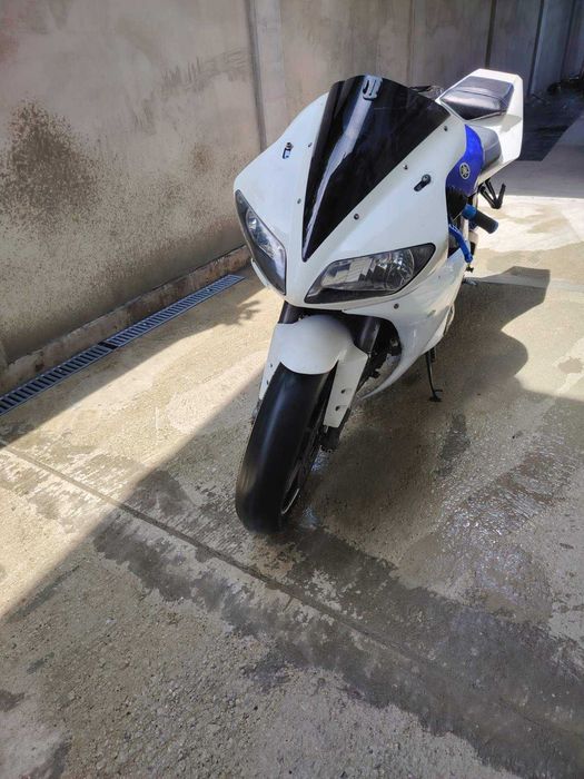 Yamaha YZF-R1 на части