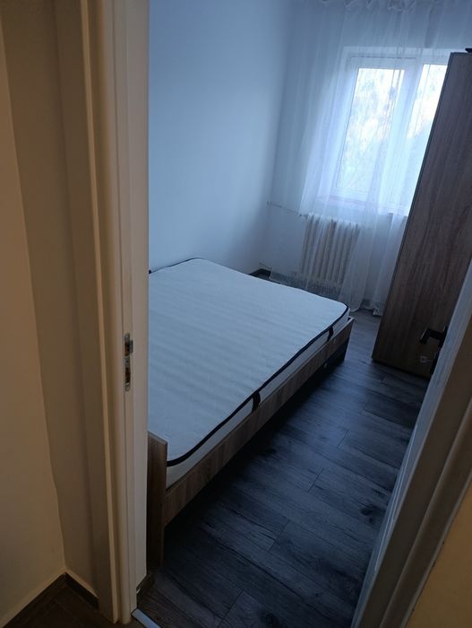 Închirierez apartament 3 camere