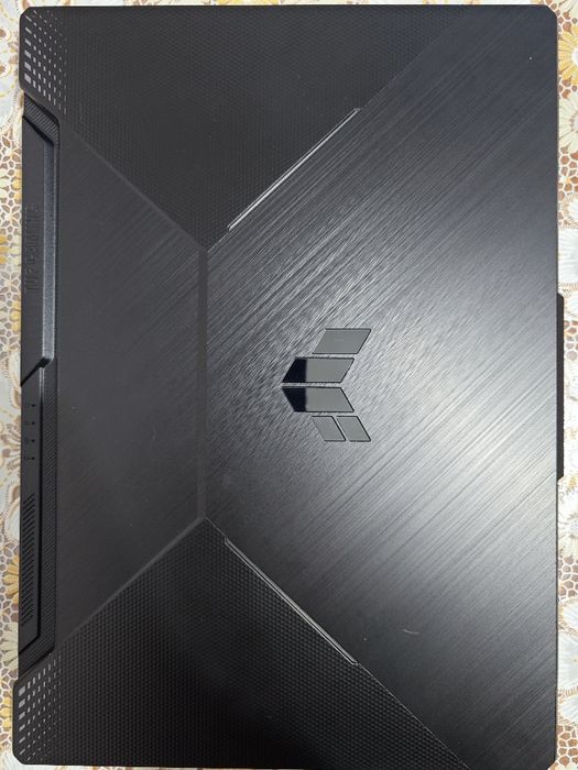 Продаю игровой ноутбук