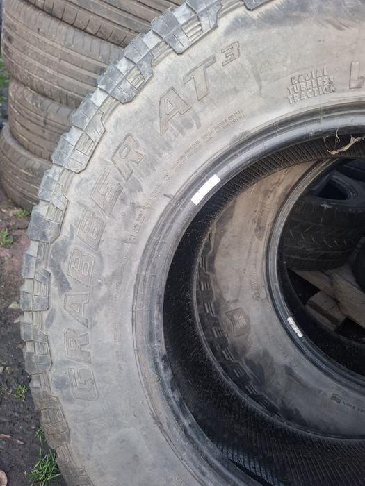 Vand 2 anvelope LT 285 70 17 general de iarna bune dot 2021