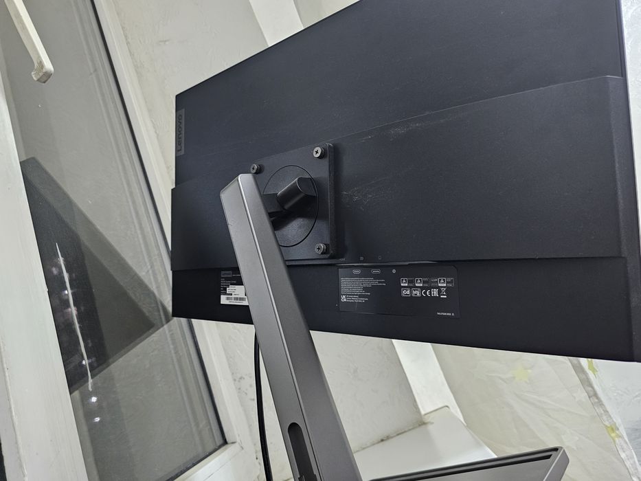 Монитор Lenovo L27q-38