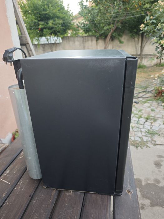 Мини амонячен хладилник минибар dometic