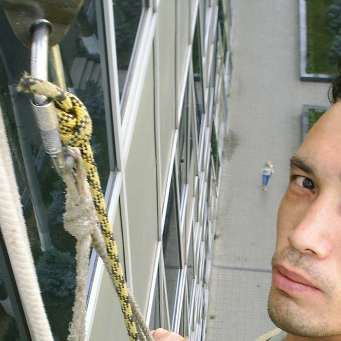 Альпинисты выполняют все виды работ