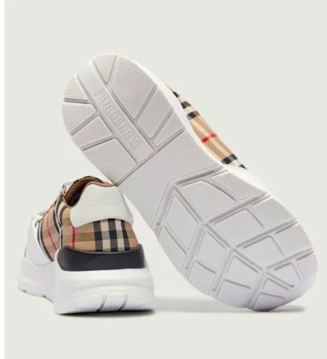Adidași Burberry