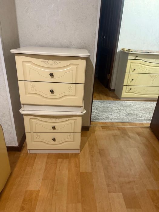 Продается спальный гарнитур