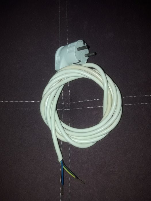 кабель усиленный с вилкой 2,5 метра