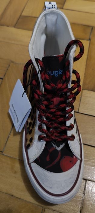 DESIGUAL High-top sneakers with animal print
High-top sneakers with animal print