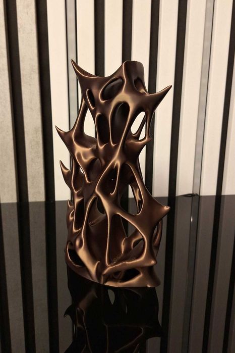 Suport/Stand  căști premium – design sculptural, finisaj metalic bronz
