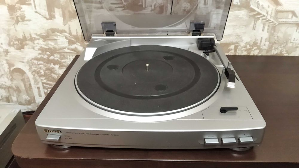 Продам проигрыватель винил дисков AIWA.