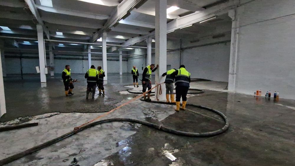 Turnare Platforme Beton Industriale cu Cuart, Elicopterizare, Finisat.