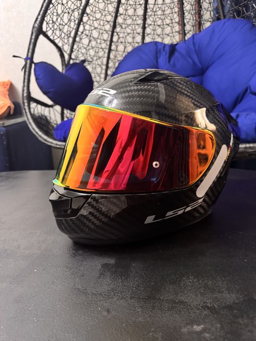 Продается карбоновый шлем LS2 FFB01 carbon  M