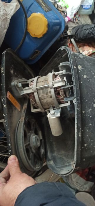 2  betoniere ptr piese