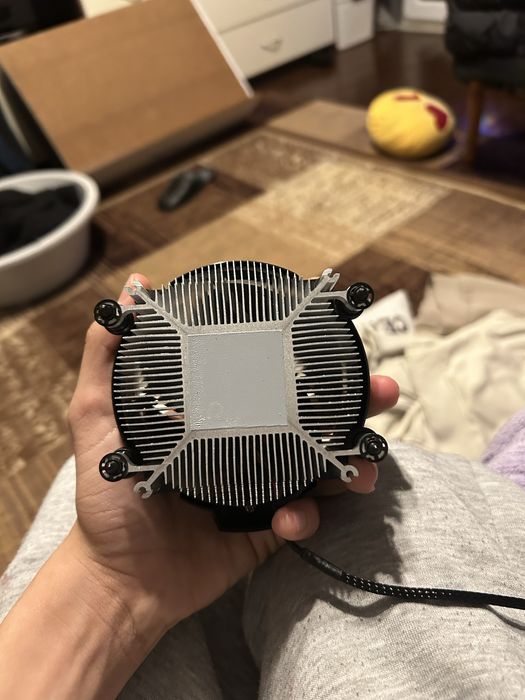 Офера! Rx 470 Nitro 8gb и ryzen 5 1600! И стоков охладител!