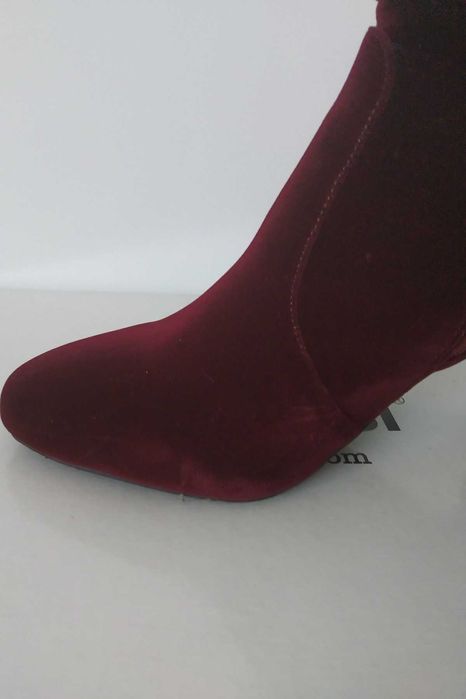 Кадифени боти, Laura Biagiotti