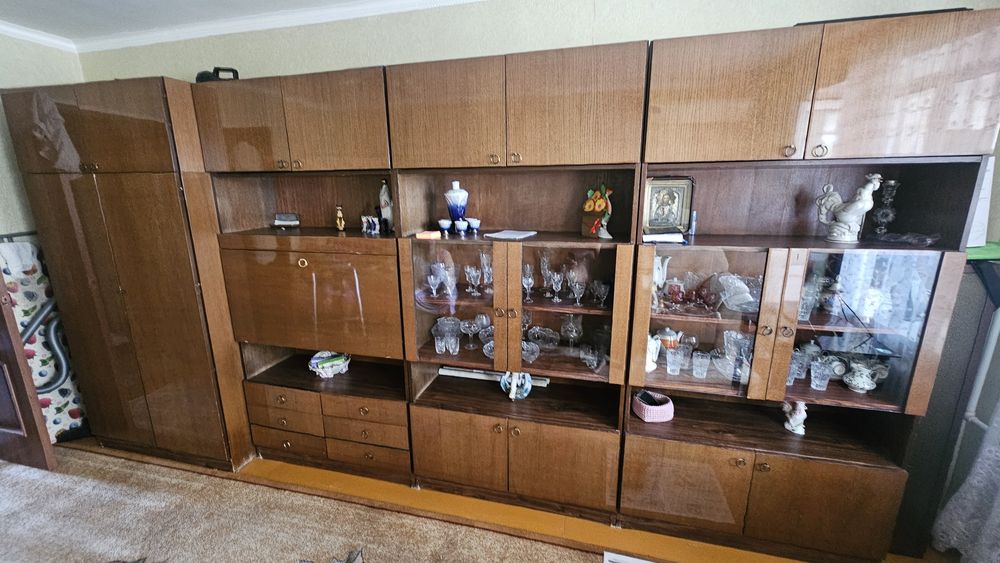 Продам советскую стенку