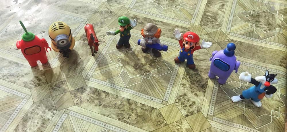 Фигурки на анимационни герой