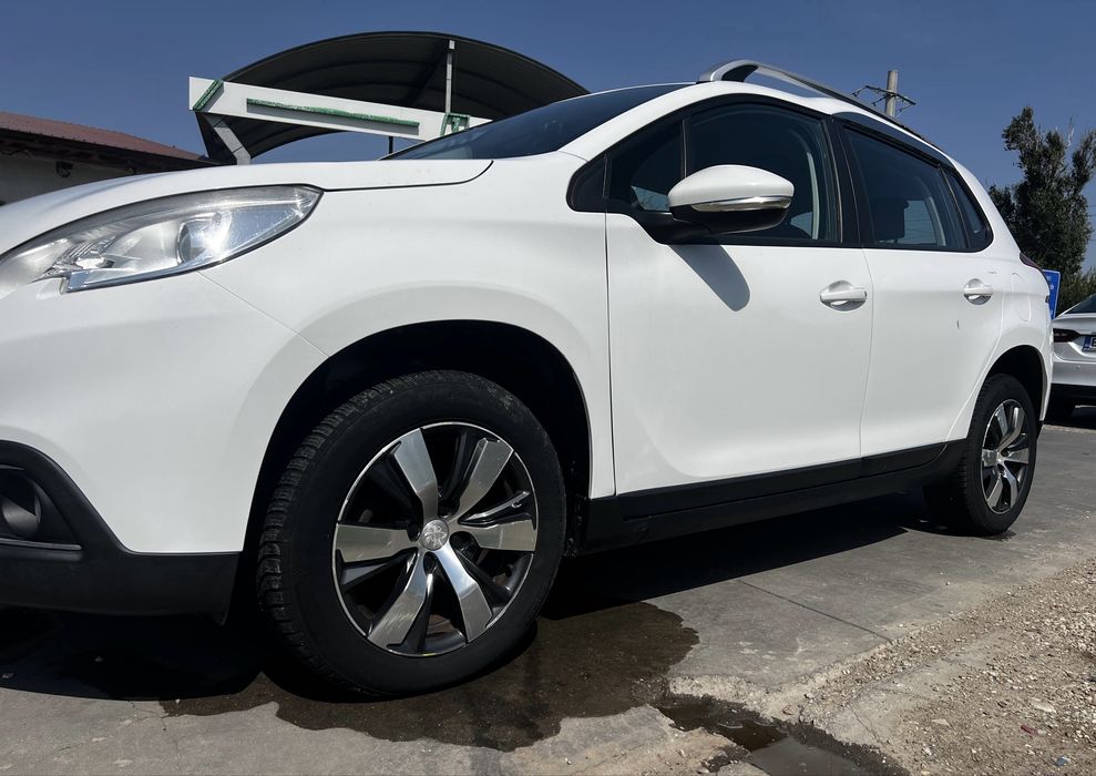 Peugeot 2008 alb