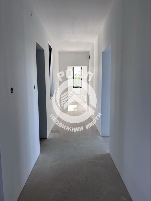 Продава се Къща в Пловдив, Остромила - 380 кв.м за 1048 €/кв.м - Снимка #4